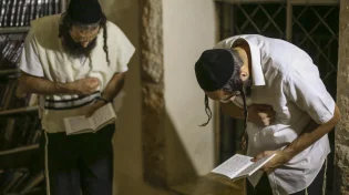 אומרים סליחות? למה חוזרים בסליחות שוב ושוב על י"ג מידות הרחמים?