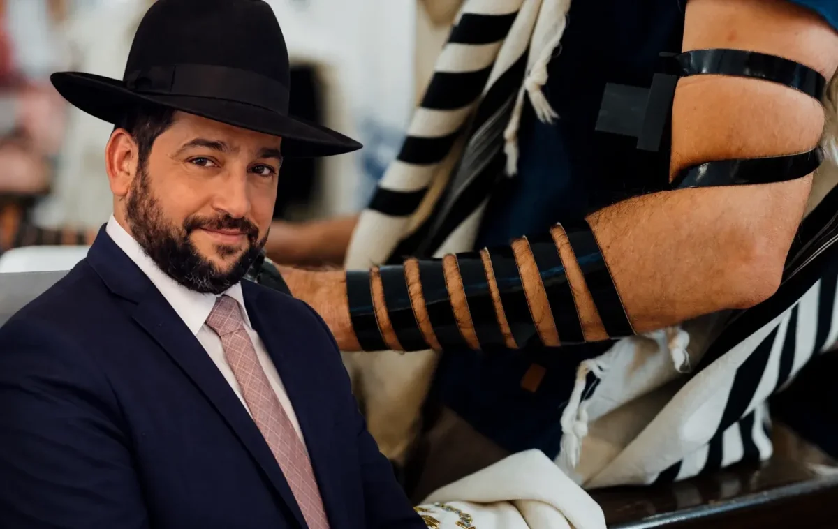 בגיל 28 הנחתי תפילין לראשונה, ואז הרב הפתיע אותי ברחוב