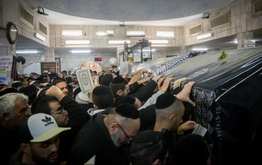 "תראה אותו, הוא עומד": הסיפור המדהים מציון הבבא סאלי בנתיבות