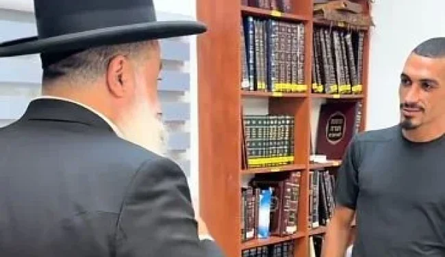 הישר מסכנין לרב יגאל כהן: המפגש המפתיע יחד עם שני צעירים ערבים