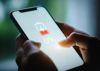 אמא על 3% סוללה: הרגע שבו פשוט חייבים לעצור אמא על 3% סוללה: הרגע שבו פשוט חייבים לעצור