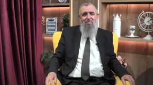 הכוח שמרומם בית שלם: מסירות הנפש של האם לתורה