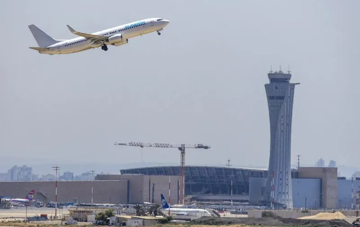 שיבוש חריג בנתב״ג ביום העמוס בחודש: מעל 100 אלף נוסעים והטיסות נעצרות שיבוש חריג בנתב״ג ביום העמוס בחודש: מעל 100 אלף נוסעים והטיסות נעצרות