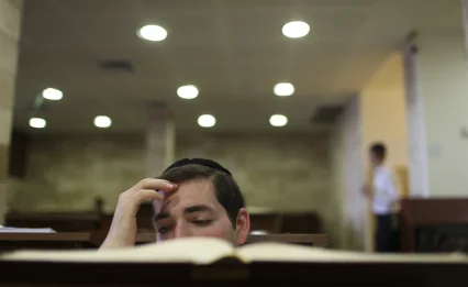 הוא לא ידע לפתוח ספר, שנים אחר כך עלה למסור דבר תורה