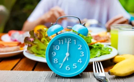 לא רק מה אוכלים: זו השעה שבה כדאי להתחיל לאכול
