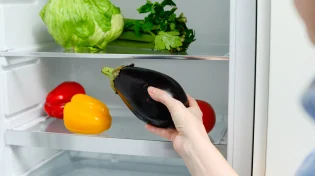 אתם מכניסים אותם למקרר? מאכלים שאולי עדיף להשאיר בחוץ