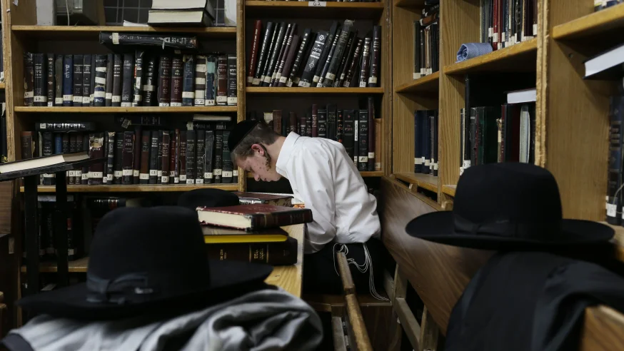 הבחור זלזל - תגובת המשגיח הותירה את כל הישיבה בהלם הבחור זלזל - תגובת המשגיח הותירה את כל הישיבה בהלם