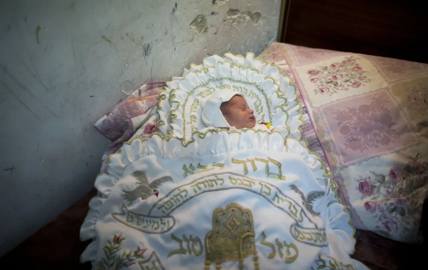תינוק בברית