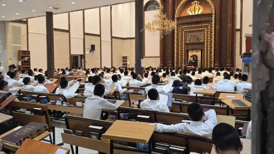 הגאון הצדיק רבי בנימין פינקל שליט"א בישיבת רכסים (צילום: דוד קשת) הגאון הצדיק רבי בנימין פינקל שליט"א בישיבת רכסים (צילום: דוד קשת)