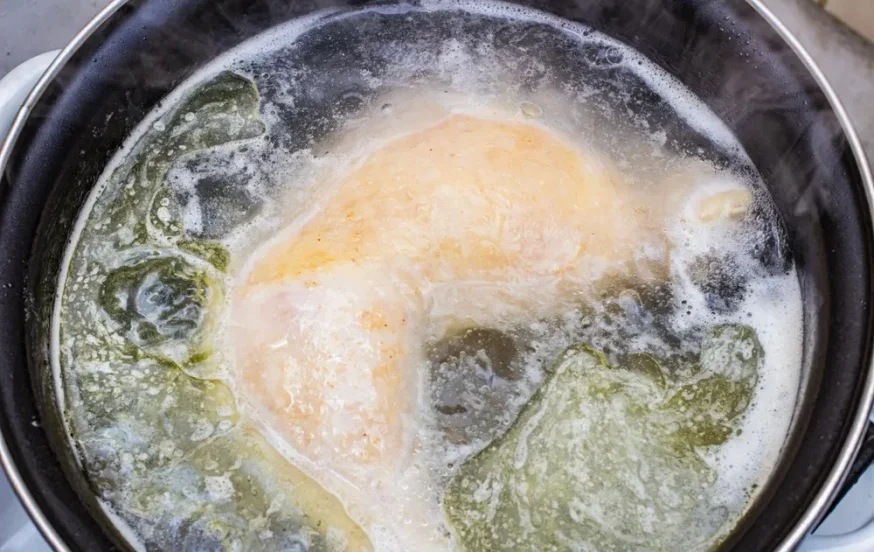 עוף בסיר עוף בסיר