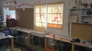 זעזוע בפרדס חנה: צלבי קרס רוססו בבית ספר