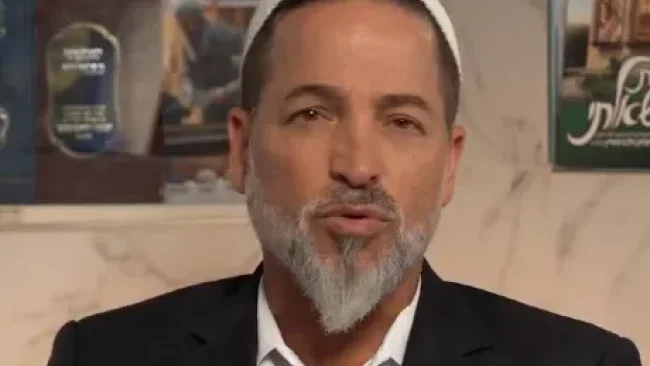 הבקשה המוזרה של בת ה-15 הותירה את אביה בהלם