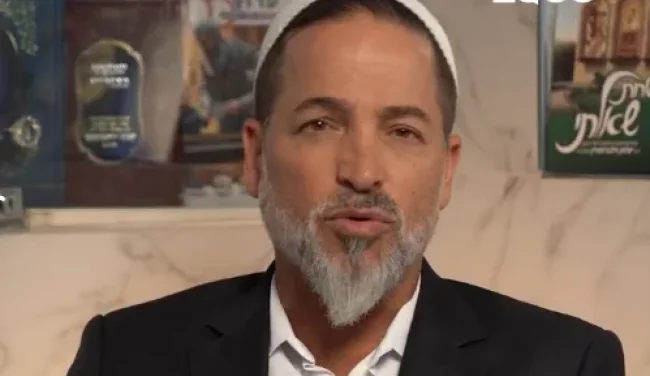 הבקשה המוזרה של בת ה-15 הותירה את אביה בהלם