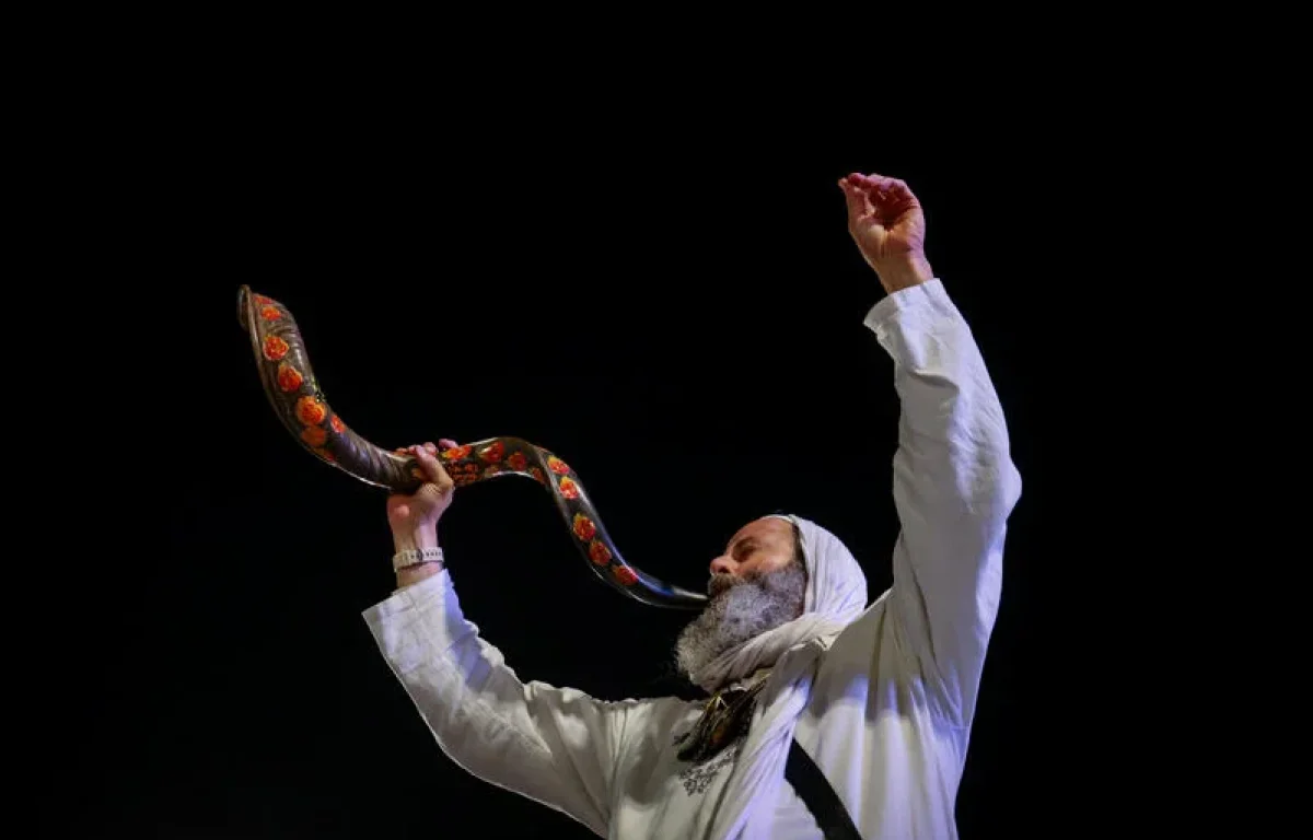 איש תוקע בשופר, סמל להתעוררות איש תוקע בשופר, סמל להתעוררות