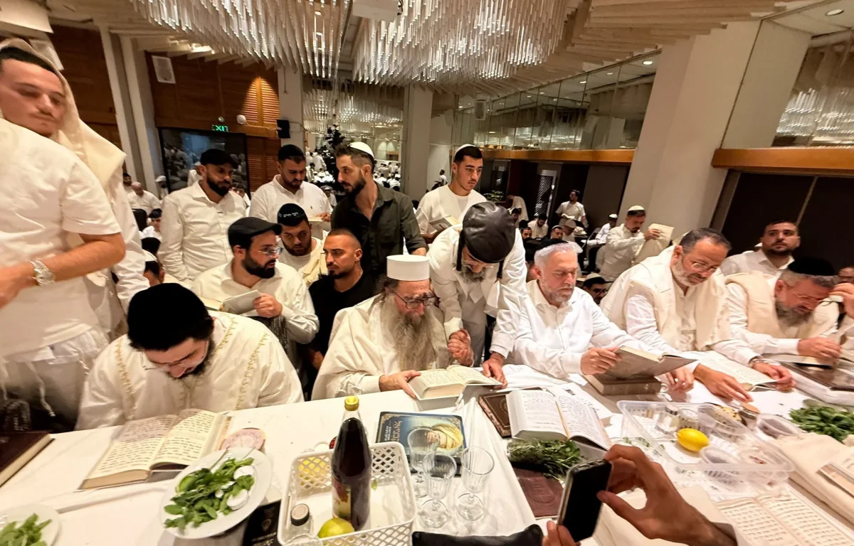 האדמו"ר רבי יאשיהו יוסף פינטו בסיום הצום (צילום: ישי דריקס) האדמו"ר רבי יאשיהו יוסף פינטו בסיום הצום (צילום: ישי דריקס)