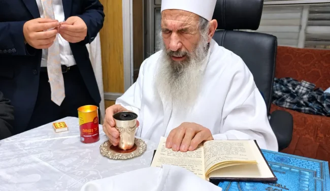 כמלאך ה' צבאות: חכם ניסים בן שמעון במוצאי כיפור