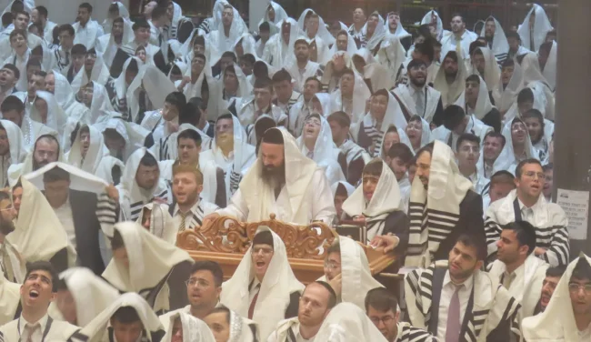 מעמד מרומם ברכסים: 1,400 בני ישיבה ביום הכיפורים