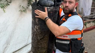 אבל כבד בערב החג: עשרה ספרי תורה נשרפו בירושלים