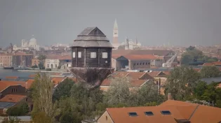 לא בינה מלאכותית: בית כנסת ענק מרחף בשמי ונציה