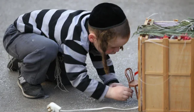 הילדים משתעממים בסוכה? 9 רעיונות שישנו את האווירה