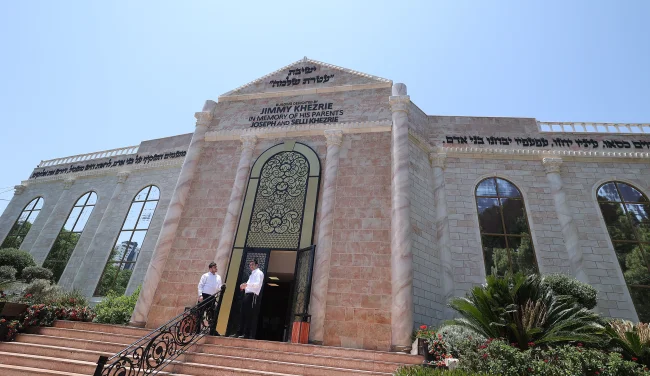 צפו בשידור חי: שמחת בית השואבה הגדולה בישיבת עטרת שלמה