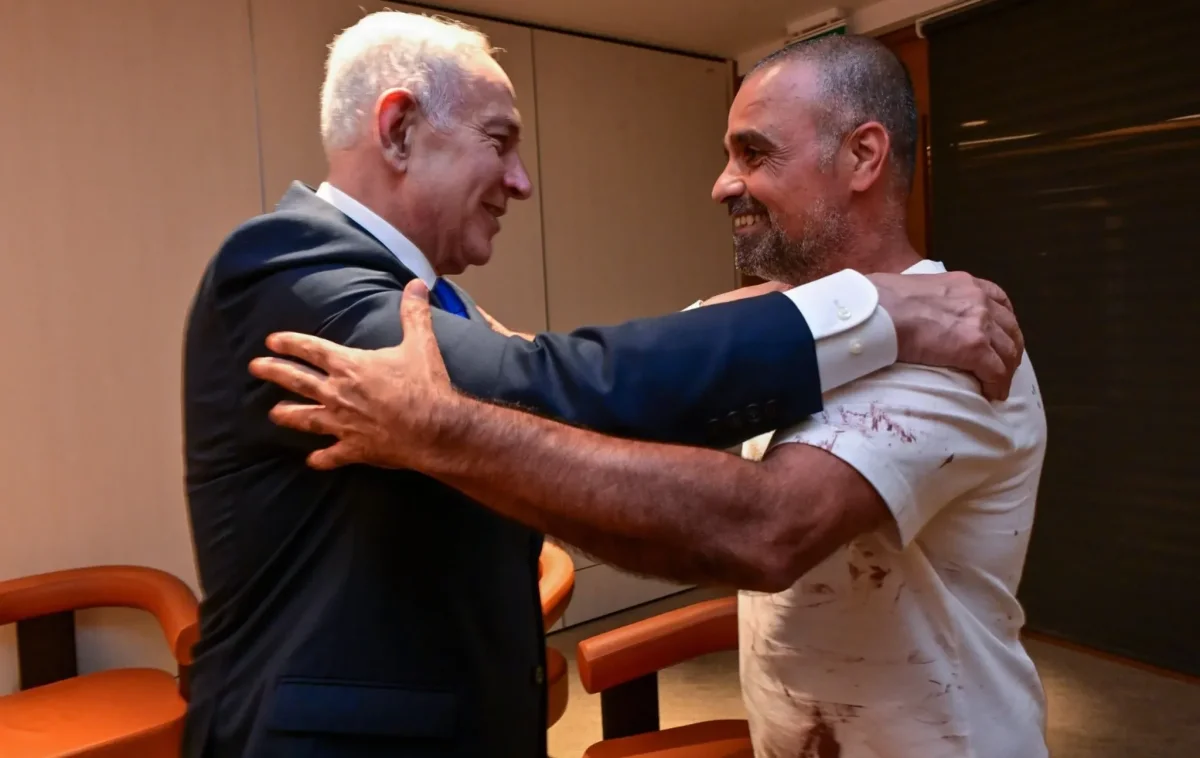 אחד מהאזרחים שהצילו בחסדי שמיים את המטוס בפגישה עם נתניהו