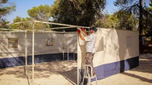 הסוכה שבנינו כילדים קיבלה משמעות אחרי 30 שנה