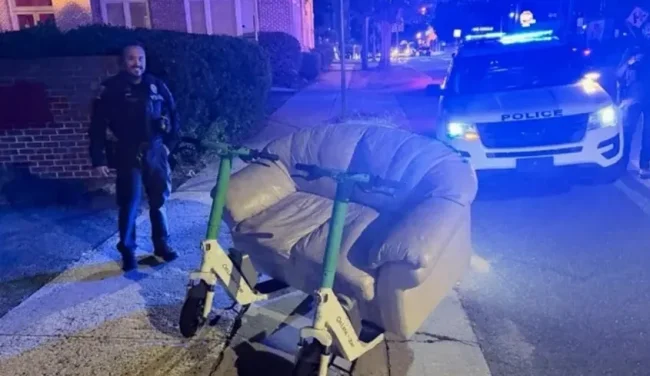 ספה על שני קורקינטים: הנסיעה שהסתיימה במפגש עם המשטרה