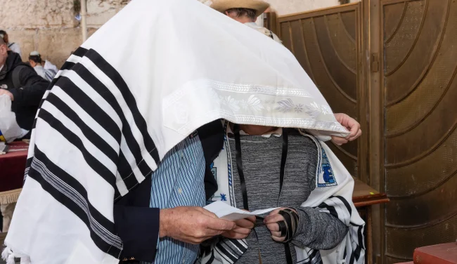 האב ביקש בקשה אחת בשבת, ואז הגיע הרגע המרגש