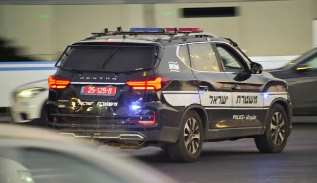 חילול ה' בחיפה: אישה חשודה בגניבת ספרי קודש והצתתם