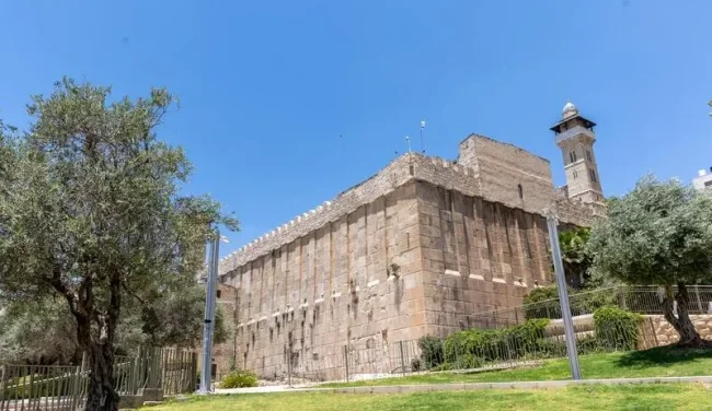 למה לאברהם נולד ישמעאל וליצחק עשו? ההסבר הקבלי