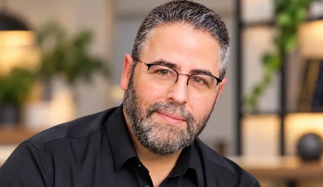 נאלצתי להתחיל מחדש בגיל 50 - פרשת לך לך האירה לי דרך