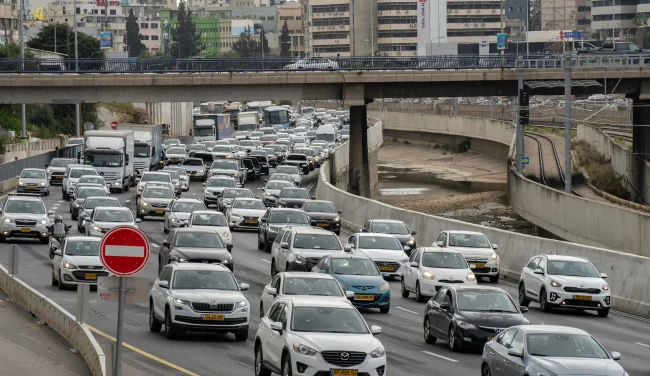 בתוך 20 שנה: פי 2 יותר רכבים בכבישי ישראל