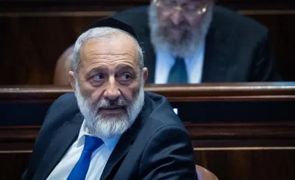 תפילין לכל נער: התוכנית החדשה לחיזוק הזהות היהודית