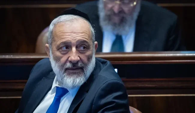 תפילין לכל נער: ש"ס יוצאת בתוכנית חדשה ועוצמתית