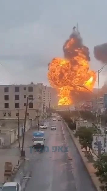 תיעוד מטורף של סעודיה שהפציצה את מאגרי הנפט בצנעא.