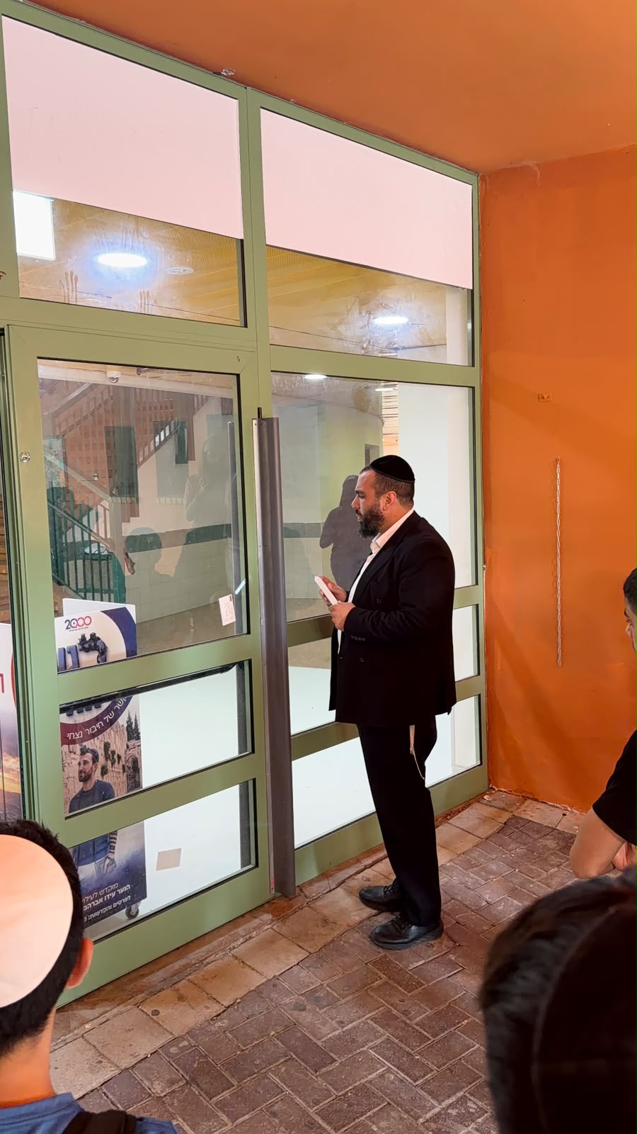 התלמידים במזכרת בתיה התלמידים במזכרת בתיה