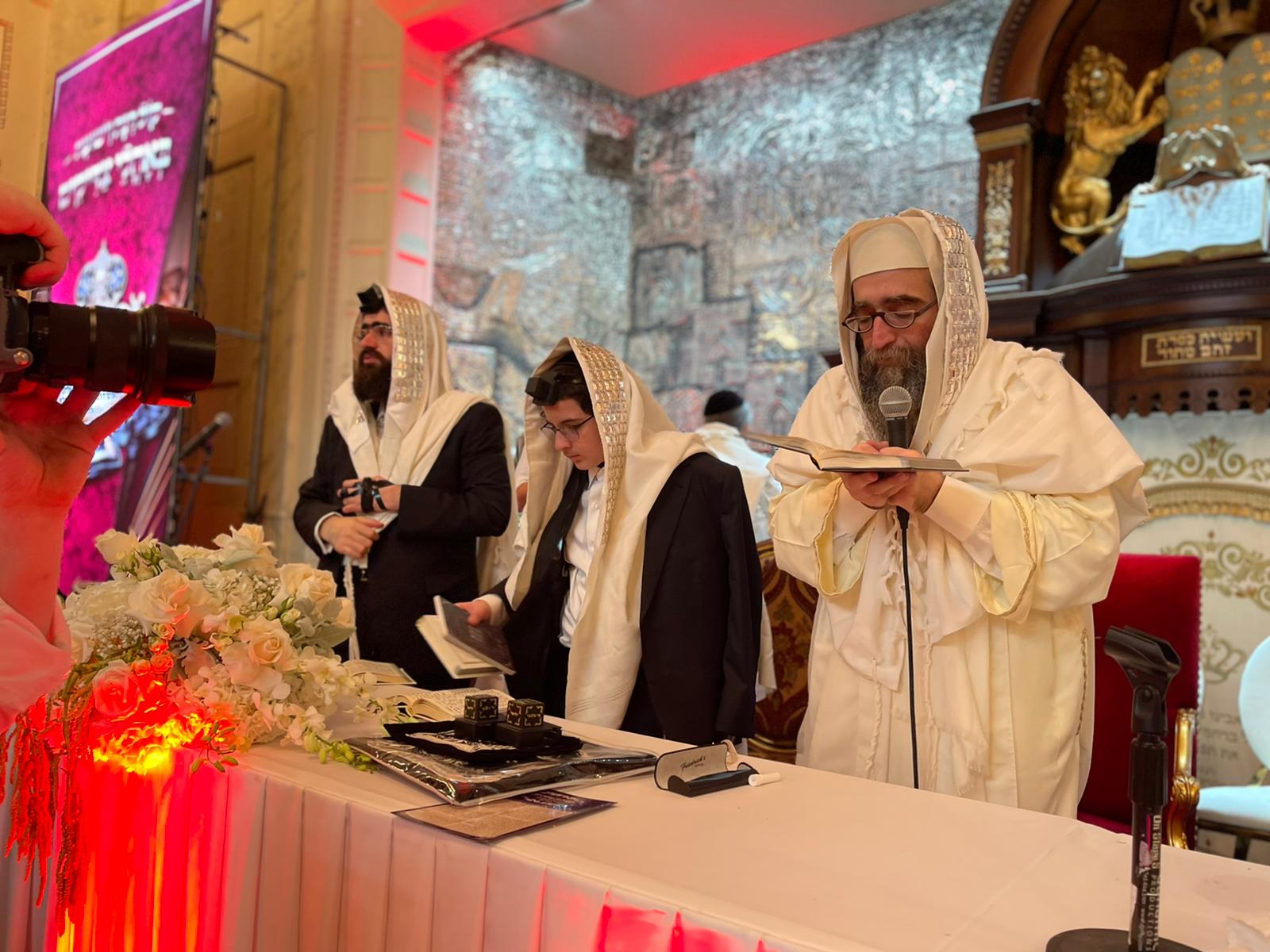 ארה"ב: עליה לתורה לבן האדמו"ר הרב יאשיהו פינטו