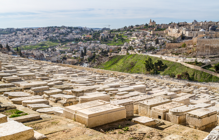 חבלי משיח סימנים: 3 שעות אחרונות לפני ביאת המשיח. (צילום: alefbet/shutterstock)