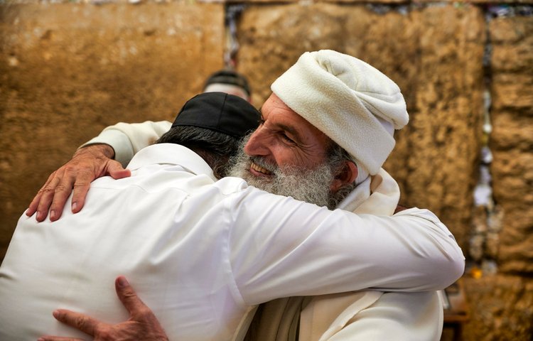 לשון הרע בתורה: לשון הרע ביהדות. (צילום: marcobrivio.photo/shutterstock)