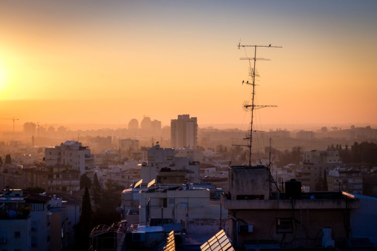 יציאת שבת רחובות - צאת שבת רחובות (צילום: Yoav Tabakman/shutterstock)