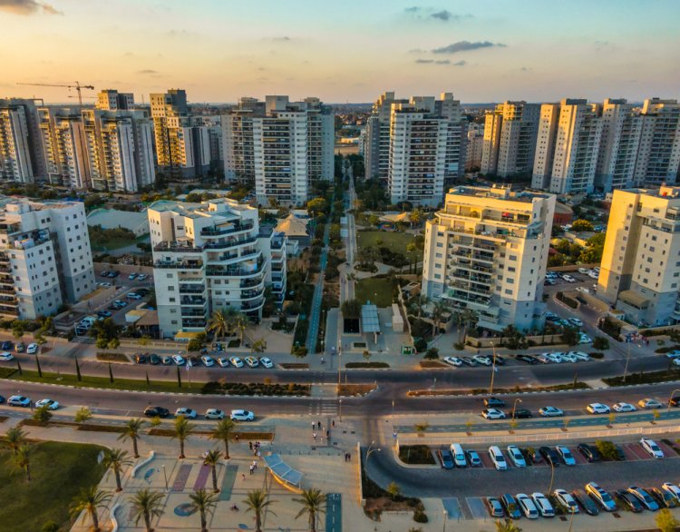 כניסת שבת יבנה היום. (צילום: Ilia Falco/shutterstock)