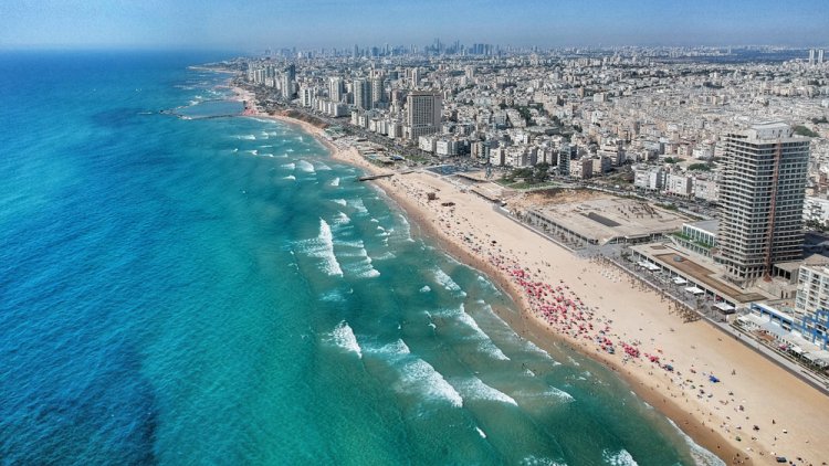 כניסת שבת בת ים היום. (צילום: Oron Cohen/shutterstock)