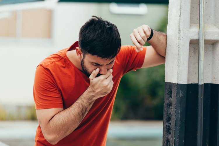 האם זה מסוכן להקיא? (צילום: Kleber Cordeiro/shutterstock)