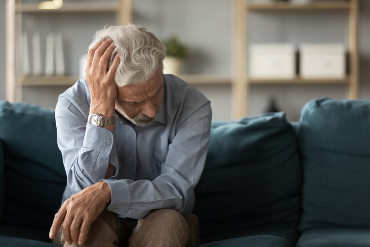 האם מותר לשמוע שירים בשנת אבל? (צילום: fizkes/shutterstock)