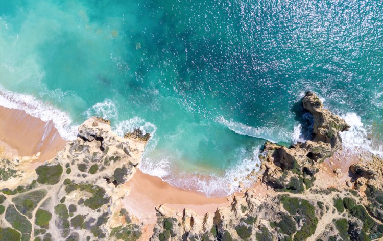 האם מותר להטיס רחפן? (צילום: Leszek Czerwonka/shutterstock)