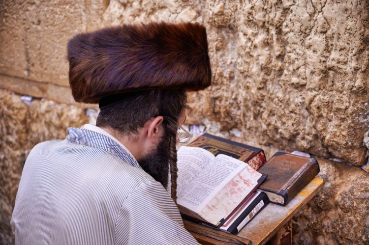  מדוע נוהגים להתפלל תפילת מוסף בשבתות וחגים? (צילום: marcobrivio.photography/shutterstock)