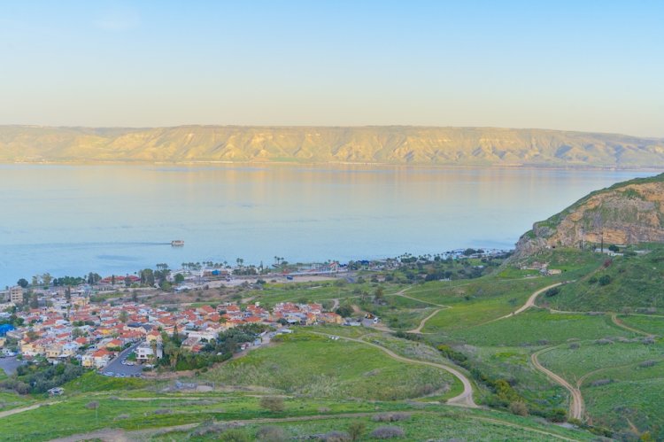 האם מותר לטבול כלים בכינרת? (Teo K/shutterstock)