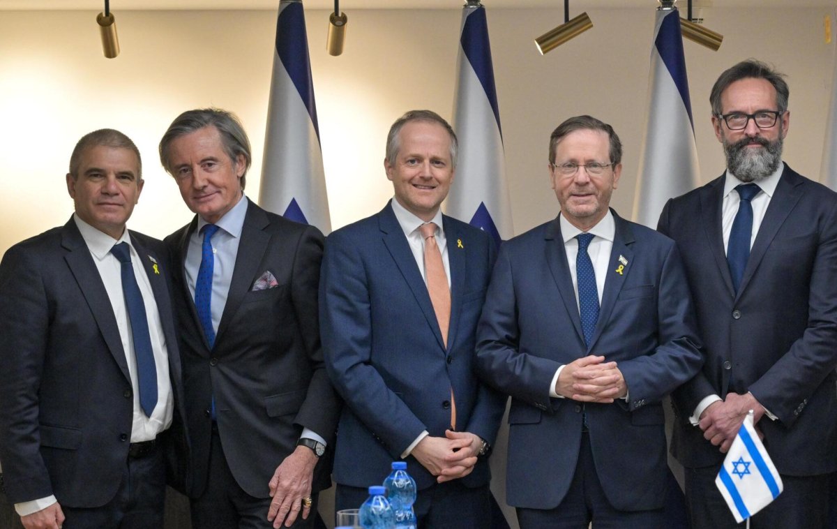 הנשיא הרצוג: "יש מו"מ מאומץ לשחרור החטופים; צריך להתפלל" הנשיא הרצוג: "יש מו"מ מאומץ לשחרור החטופים; צריך להתפלל"