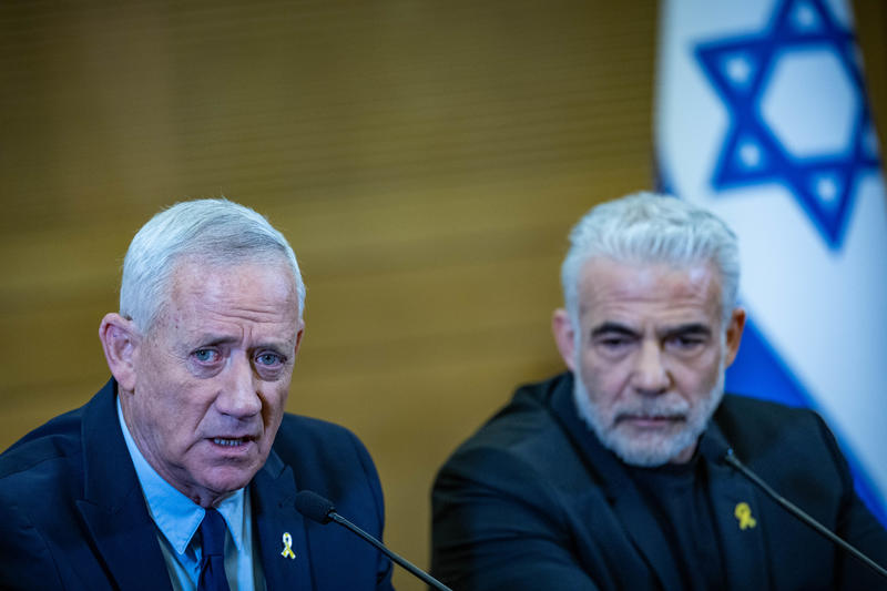 האופוזיציה מסרבת לענות למתווה לוין-סער: "קודם שימנו נשיא לעליון" האופוזיציה מסרבת לענות למתווה לוין-סער: "קודם שימנו נשיא לעליון"